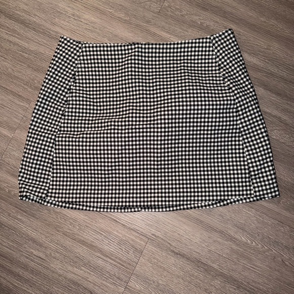 Urban Outfitters Dresses & Skirts - Classic Black and White Checkered Skirt